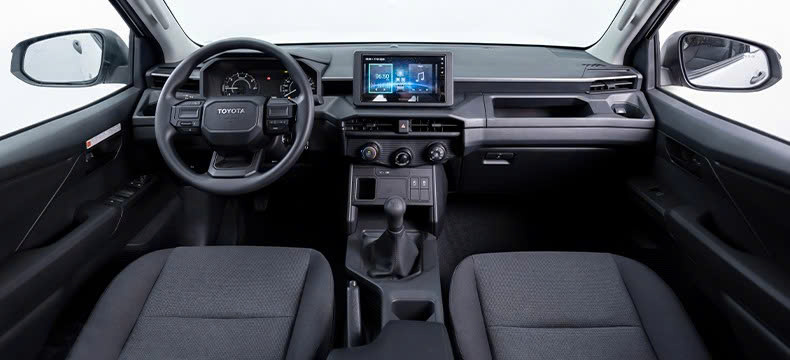 Ảnh nội thất HILUX STANDARD 2.8 4X2 MT