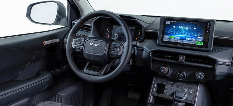 ảnh nội thất HILUX PRO 2.8 4X2 AT