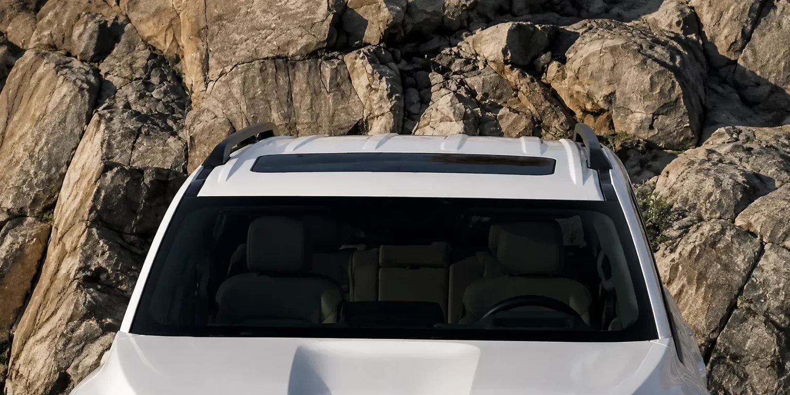 Land Cruiser Hybrid ngại thất cửa sổ trời